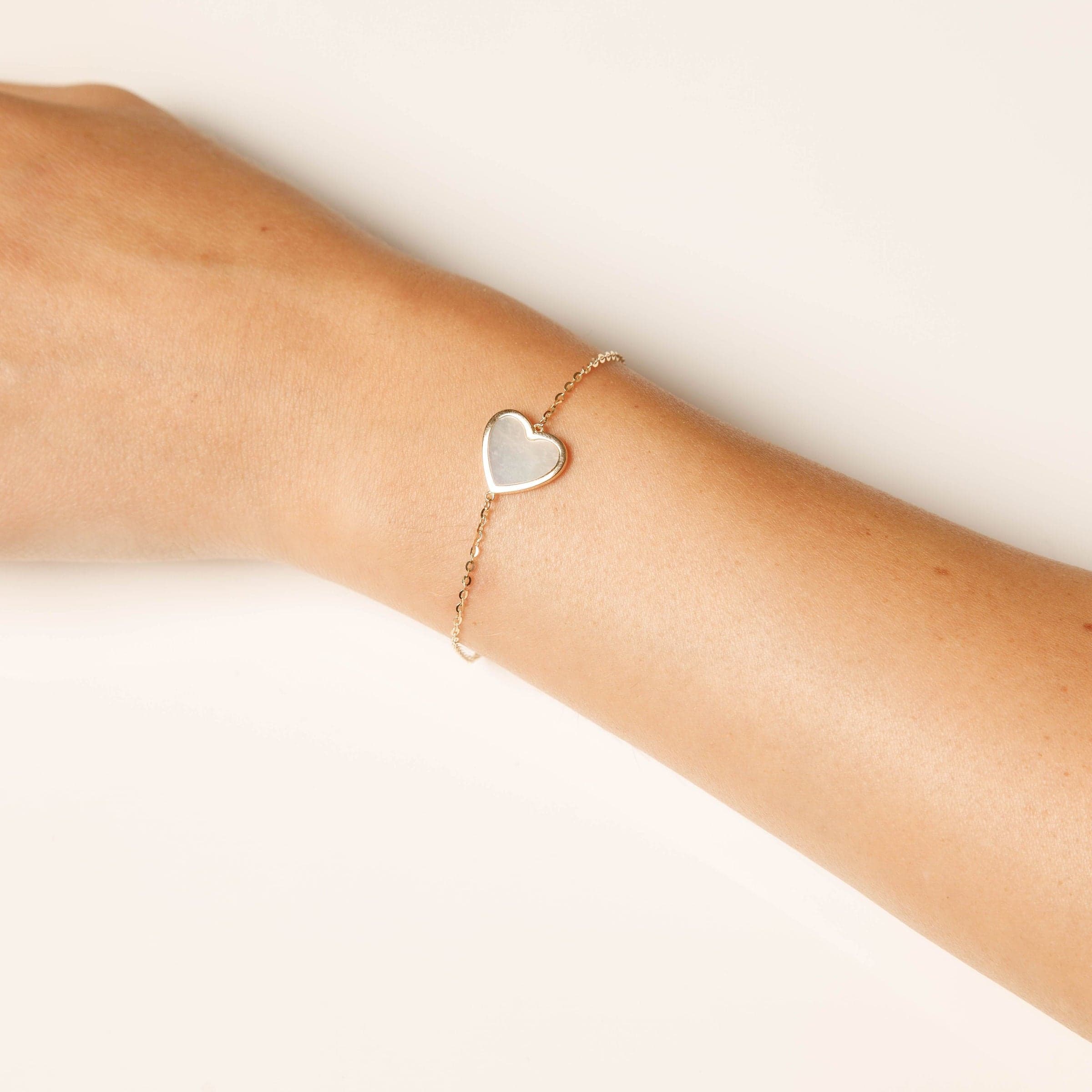 14K Yellow Gold Mother of Pearl Heart Bracelet thumbnail 2
