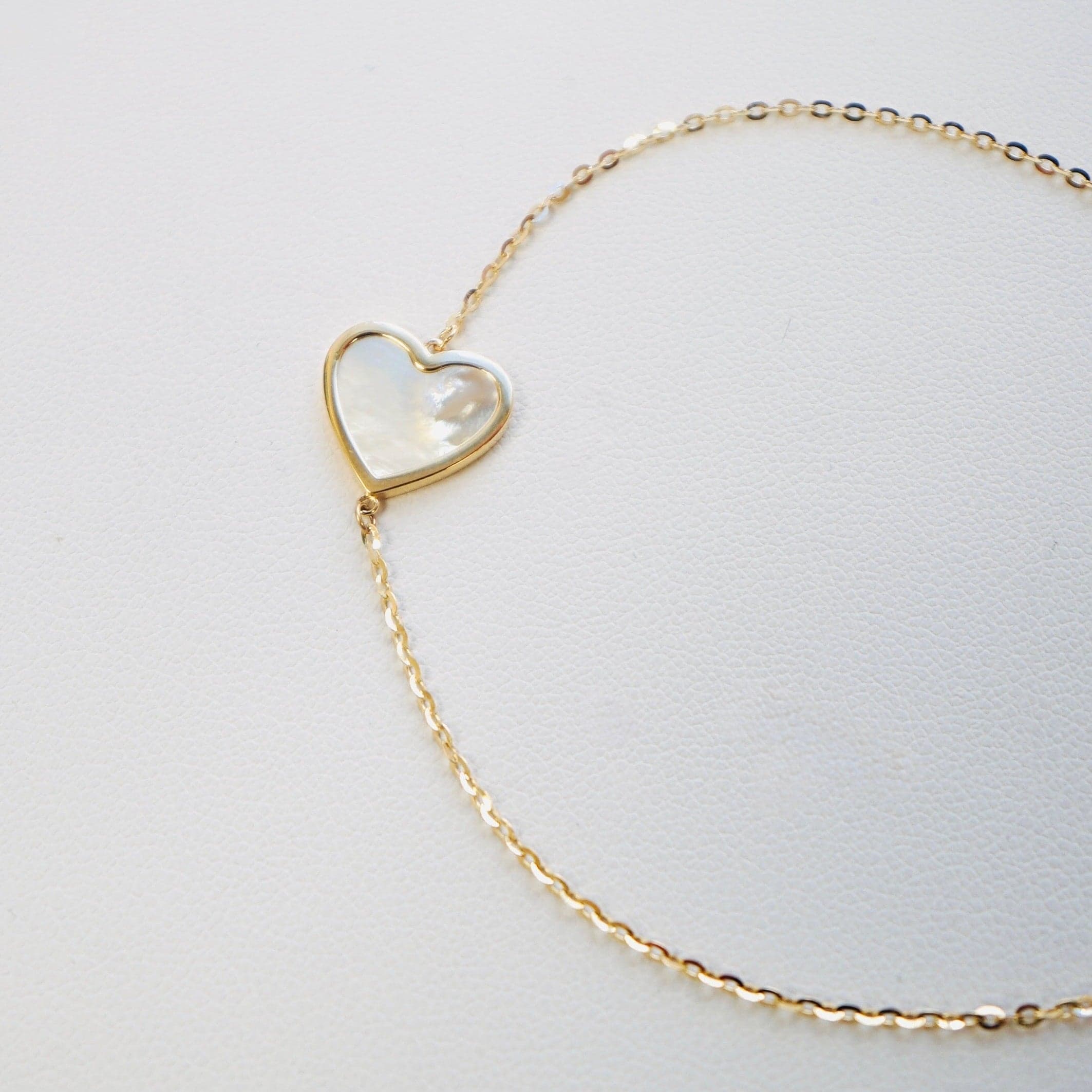 14K Yellow Gold Mother of Pearl Heart Bracelet thumbnail 3