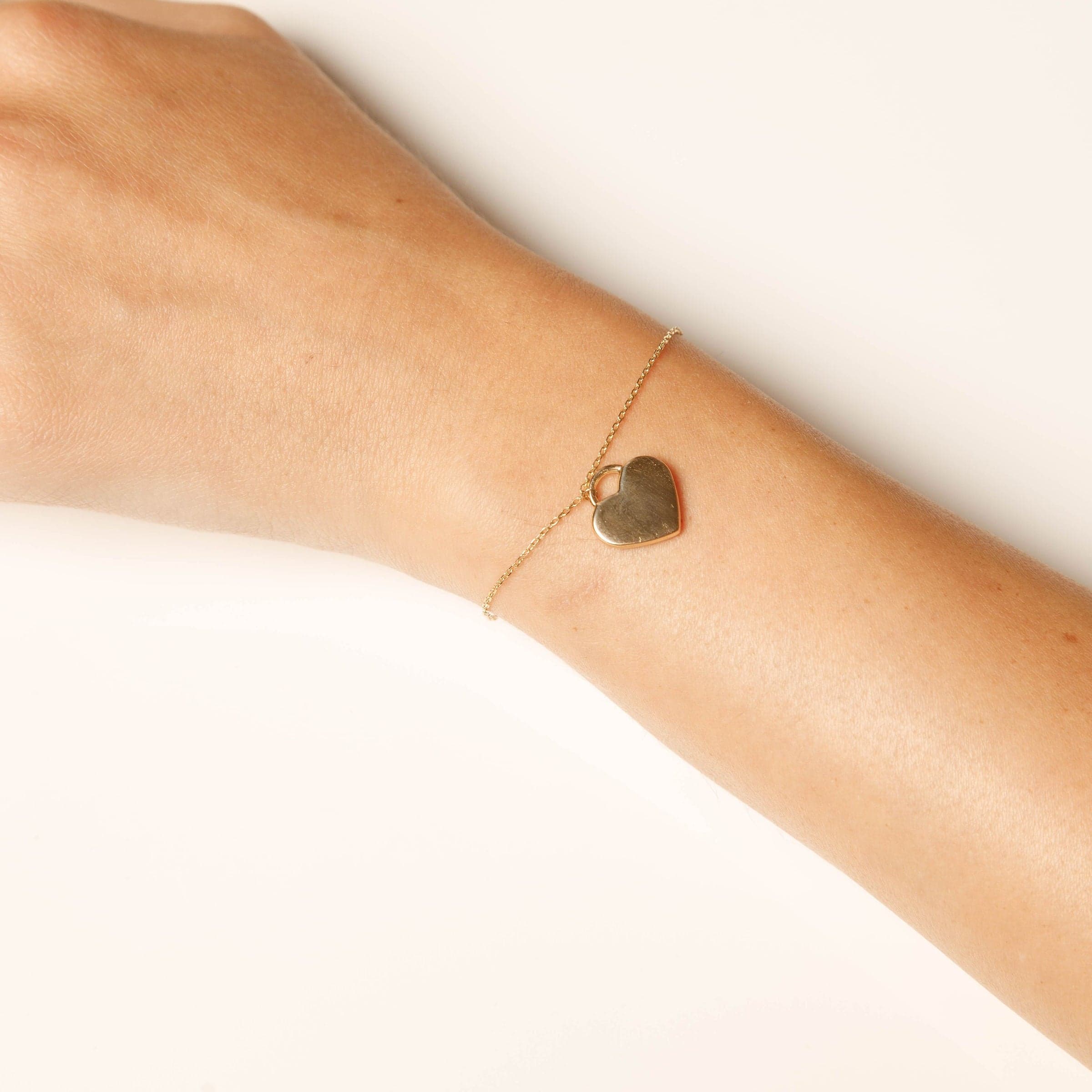 14K Yellow Gold Heart Bracelet thumbnail 2