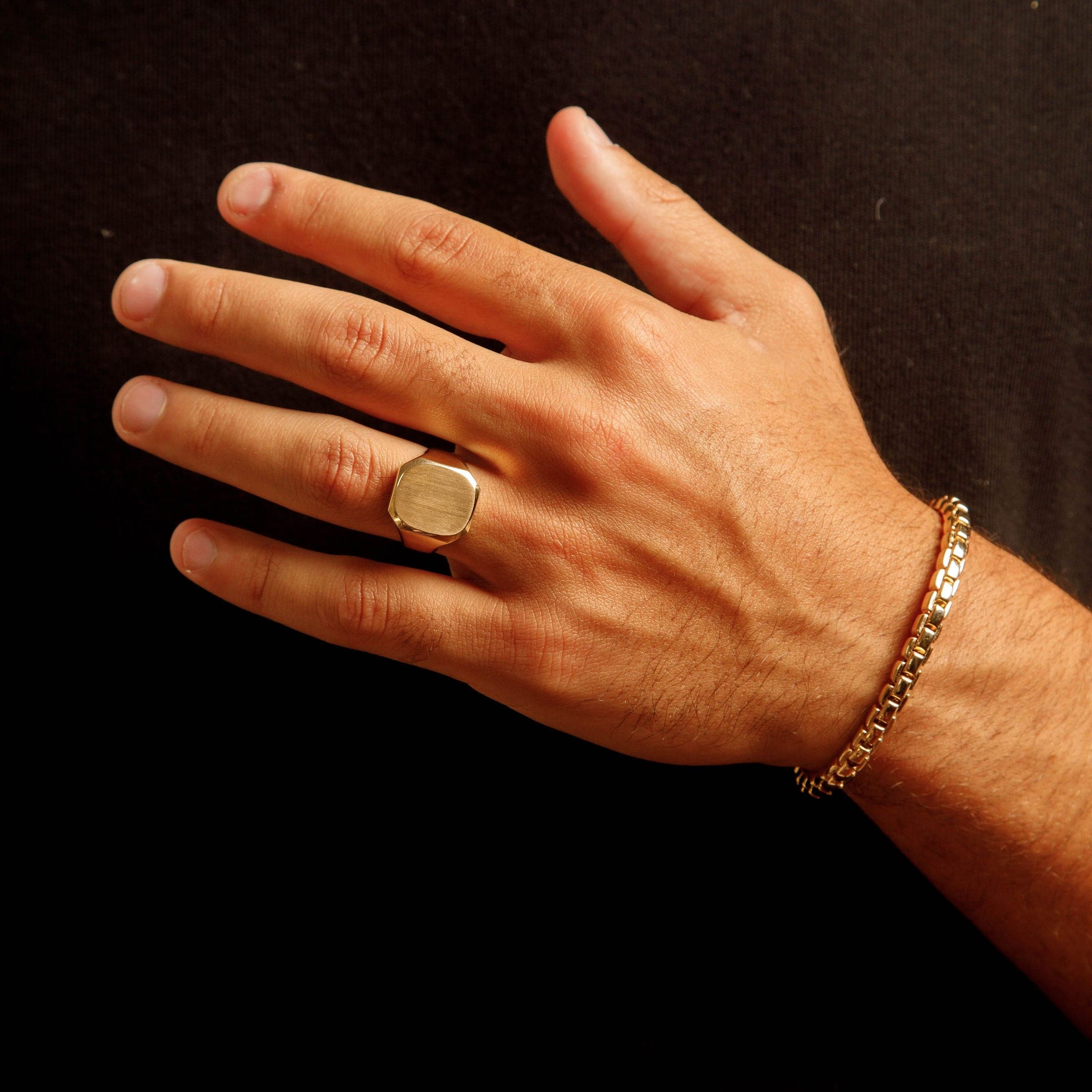 Solid 14K Yellow Gold Round Signet Ring thumbnail 2