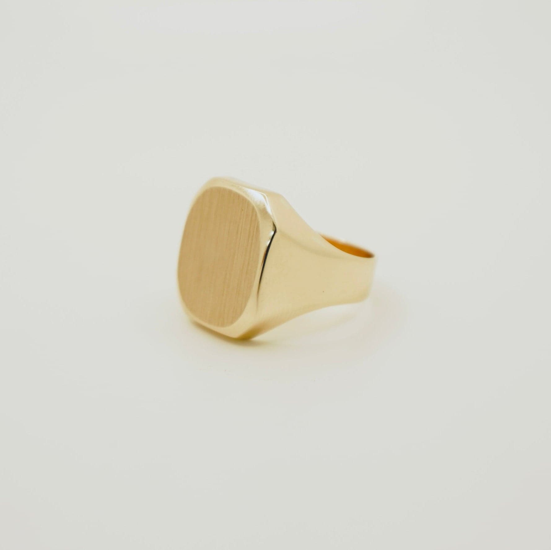 Solid 14K Yellow Gold Round Signet Ring thumbnail 4